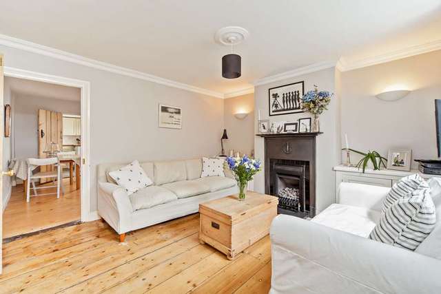  Image of 2 bedroom Detached house to rent in Victoria Road Berkhamsted HP4 at Victoria Road  Berkhamsted, HP4 2JT