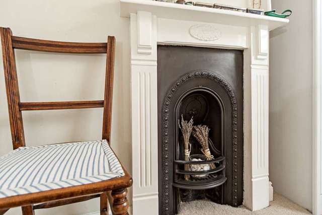 Image of 2 bedroom Detached house to rent in Victoria Road Berkhamsted HP4 at Victoria Road  Berkhamsted, HP4 2JT