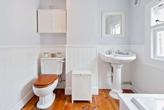  Image of 2 bedroom Detached house to rent in Victoria Road Berkhamsted HP4 at Victoria Road  Berkhamsted, HP4 2JT