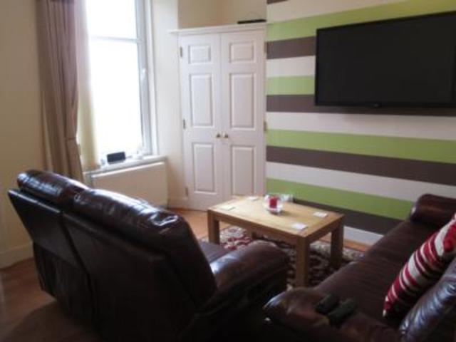  Image of 2 bedroom Flat to rent in Victoria Road Aberdeen AB11 at Torry Aberdeen Aberdeen, AB11 9NQ