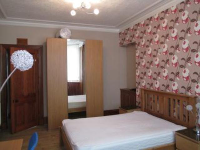  Image of 2 bedroom Flat to rent in Victoria Road Aberdeen AB11 at Torry Aberdeen Aberdeen, AB11 9NQ