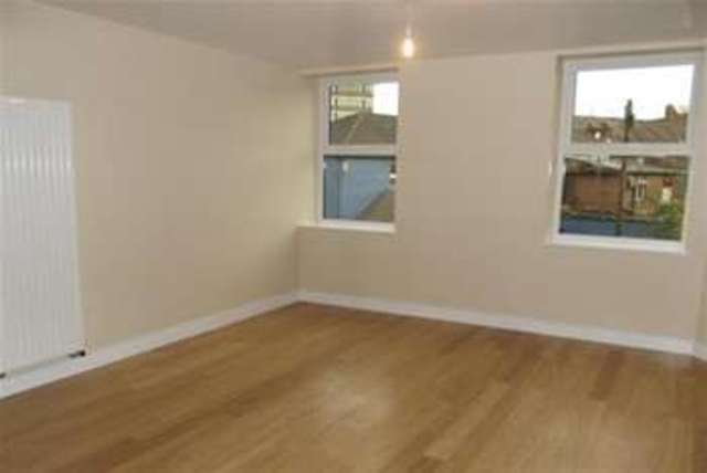  Image of 2 bedroom Flat to rent in Victoria Street Altrincham WA14 at Altrincham, WA14 1ET