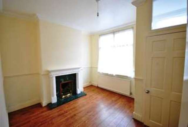  Image of 2 bedroom Terraced house to rent in Vienna Road Stockport SK3 at Stockport Heaviley, SK3 9QQ