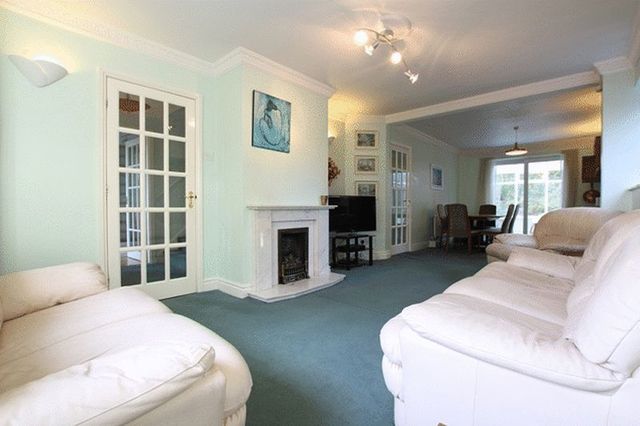  Image of 5 bedroom Detached house for sale in Vyner Road South Prenton CH43 at Vyner Road South  Noctorum, CH43 7PS