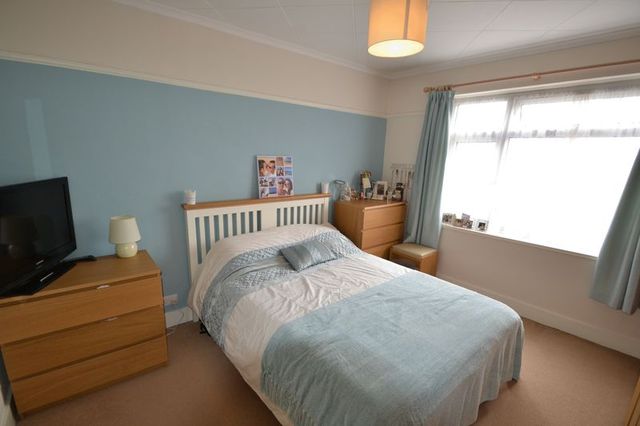  Image of 3 bedroom Terraced house for sale in Waddon Park Avenue Waddon Croydon CR0 at Waddon Park Avenue  Croydon, CR0 4LU