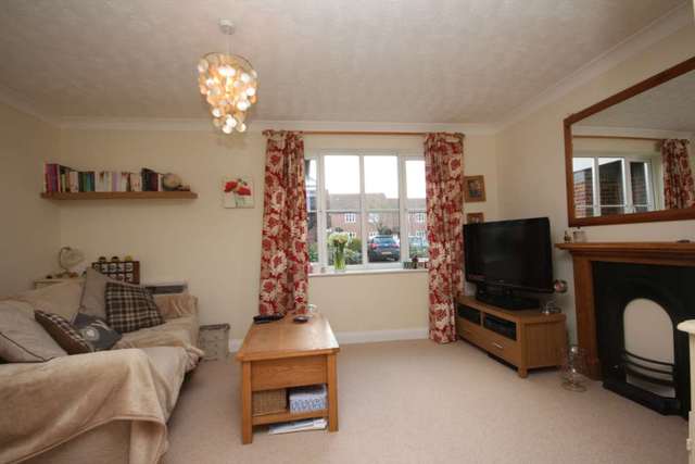  Image of 1 bedroom Apartment for sale in Fludger Close Wallingford OX10 at Fludger Close  Wallingford, OX10 9BP
