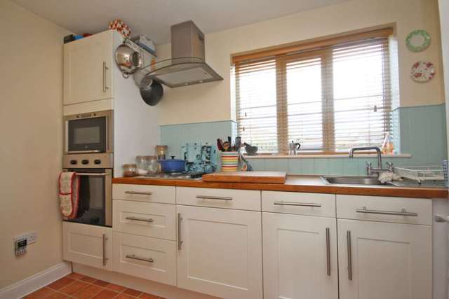  Image of 1 bedroom Apartment for sale in Fludger Close Wallingford OX10 at Fludger Close  Wallingford, OX10 9BP