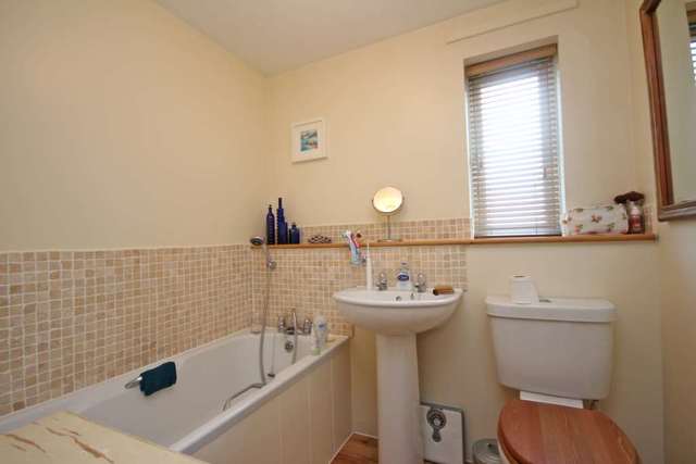  Image of 1 bedroom Apartment for sale in Fludger Close Wallingford OX10 at Fludger Close  Wallingford, OX10 9BP