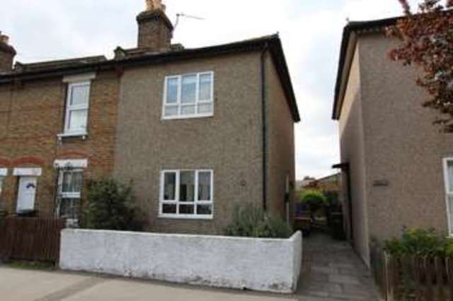  Image of 2 bedroom End of Terrace to rent in Warren Road Addiscombe Croydon CR0 at Warren Road  Croydon, CR0 6PE