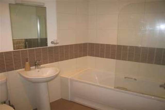  Image of 2 bedroom Flat to rent in Waterfront Plaza Nottingham NG2 at Nottingham, NG2 3BH