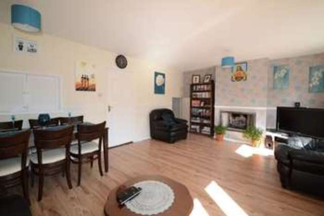  Image of 3 bedroom Terraced house for sale in Welby Close Maidenhead SL6 at Welby Close  Maidenhead, SL6 3PY