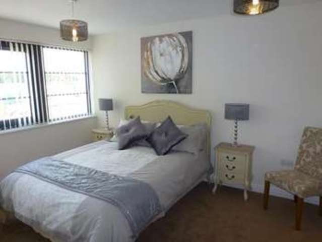  Image of 2 bedroom Apartment to rent in Farnborough Road Farnborough GU14 at Kestrel Road  Farnborough, GU14 6TL