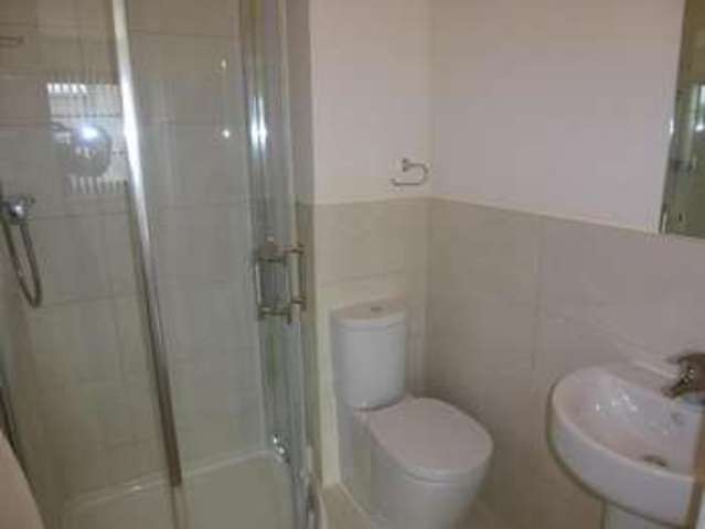  Image of 2 bedroom Apartment to rent in Farnborough Road Farnborough GU14 at Kestrel Road  Farnborough, GU14 6TL