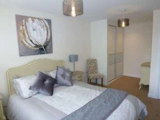  Image of 2 bedroom Apartment to rent in Farnborough Road Farnborough GU14 at Kestrel Road  Farnborough, GU14 6TL