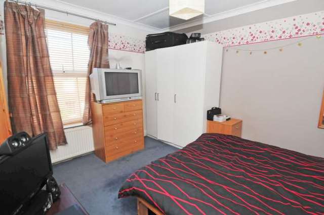  Image of 2 bedroom Terraced house to rent in West Street Crawley RH11 at West Street  Crawley, RH11 8AW