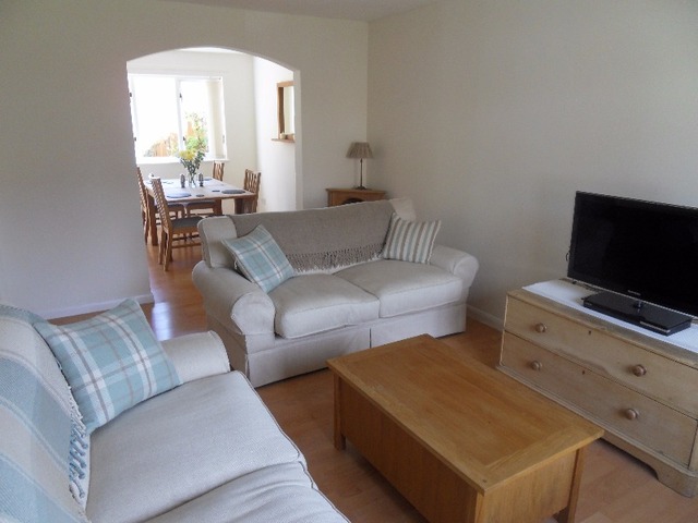  Image of 3 bedroom Semi-Detached house to rent in Wester Hill Edinburgh EH10 at Morningside Edinburgh Edinburgh, EH10 5XG
