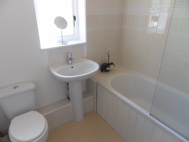  Image of 3 bedroom Semi-Detached house to rent in Wester Hill Edinburgh EH10 at Morningside Edinburgh Edinburgh, EH10 5XG