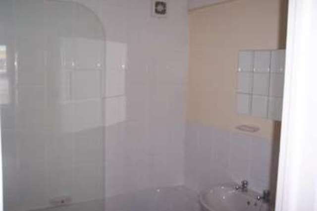  Image of 1 bedroom Flat to rent in Western Road Tunbridge Wells TN1 at Tunbridge Wells Kent Royal Tunbridge Wells, TN1 2JQ