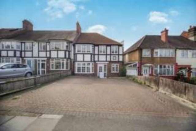  Image of 5 bedroom End of Terrace for sale in Westmount Road London SE9 at London Eltham Park Well Hall, SE9 1UT