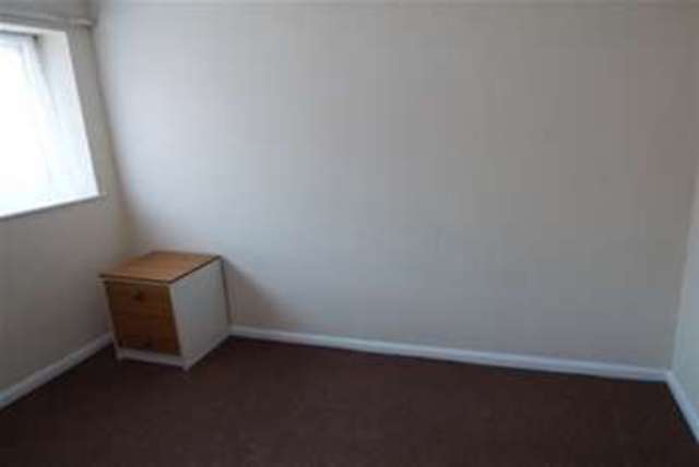  Image of 2 bedroom Flat to rent in Westonfields Drive Longton Stoke-on-Trent ST3 at Stoke-on-Trent, ST3 5JN