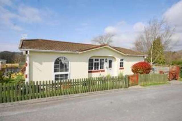  Image of 2 bedroom Bungalow for sale in Westwood Park Bashley Cross Road New Milton BH25 at New Milton  New Milton, BH25 5TB