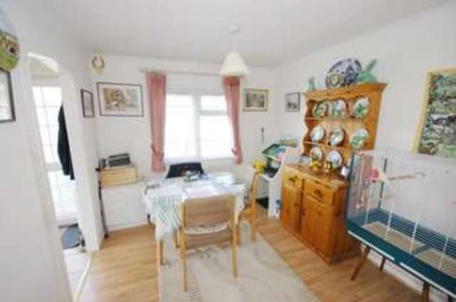  Image of 2 bedroom Bungalow for sale in Westwood Park Bashley Cross Road New Milton BH25 at New Milton  New Milton, BH25 5TB