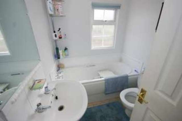  Image of 2 bedroom Bungalow for sale in Westwood Park Bashley Cross Road New Milton BH25 at New Milton  New Milton, BH25 5TB