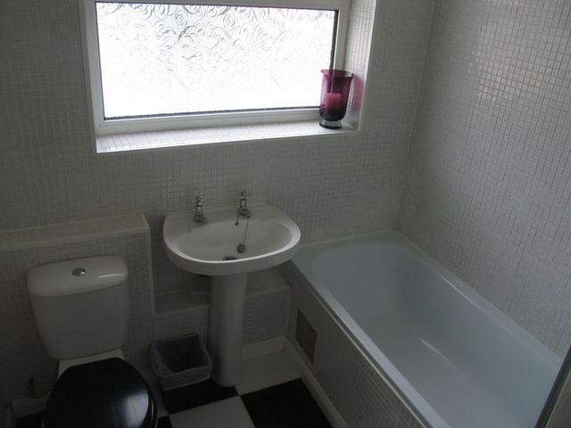  Image of 2 bedroom Maisonette to rent in Wharf Road Frimley Green Camberley GU16 at Wharf Road Frimley Green CAMBERLEY, GU16 6LE