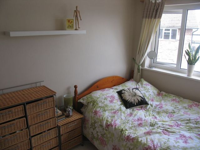  Image of 2 bedroom Maisonette to rent in Wharf Road Frimley Green Camberley GU16 at Wharf Road Frimley Green CAMBERLEY, GU16 6LE