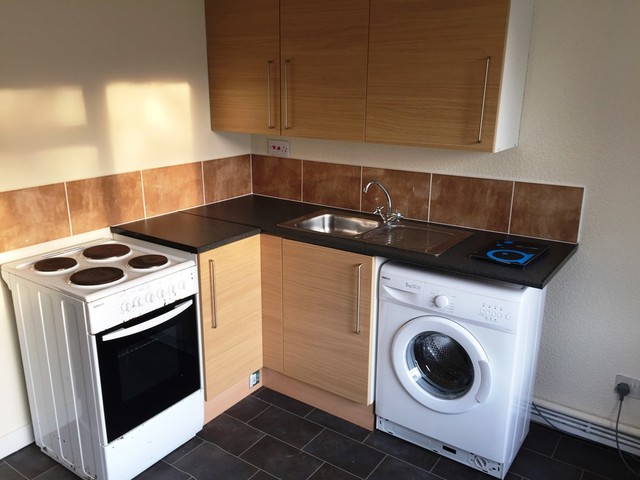 Image of 2 bedroom Apartment to rent in Whernside Close London SE28 at Whernside Close Thamesmead London, SE28 8HB