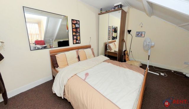 Image of 1 bedroom House Share to rent in Whitehall Road Bensham Gateshead NE8 at Whitehall Road Bensham Gateshead, NE8 4PS