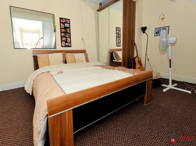  Image of 1 bedroom House Share to rent in Whitehall Road Bensham Gateshead NE8 at Whitehall Road Bensham Gateshead, NE8 4PS
