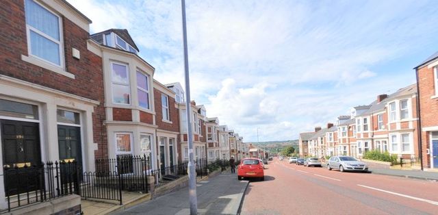  Image of 1 bedroom House Share to rent in Whitehall Road Bensham Gateshead NE8 at Whitehall Road Bensham Gateshead, NE8 4PS