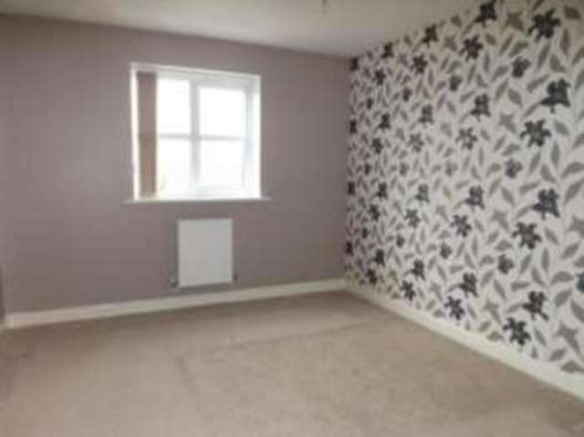  Image of 2 bedroom Flat for sale in Willow Gardens Sutton-in-Ashfield NG17 at Sutton-in-Ashfield Nottinghamshire Sutton in Ashfield, NG17 5JF