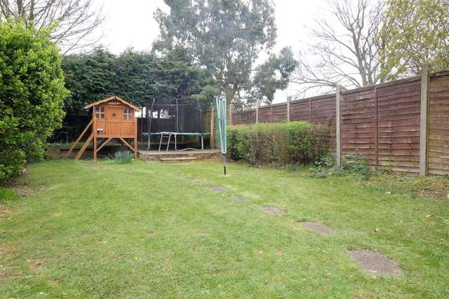  Image of 3 bedroom Semi-Detached house for sale in Windmill Road Hemel Hempstead Industrial Estate Hemel Hempstead HP2 at Windmill Road  Hemel Hempstead, HP2 4BX