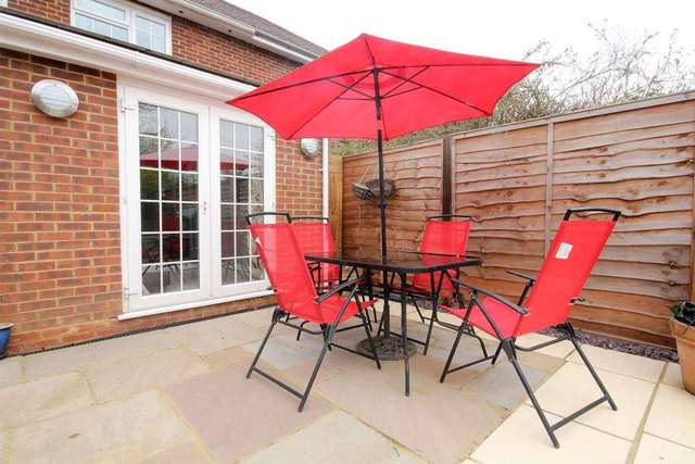  Image of 3 bedroom Semi-Detached house for sale in Windmill Road Hemel Hempstead Industrial Estate Hemel Hempstead HP2 at Windmill Road  Hemel Hempstead, HP2 4BX