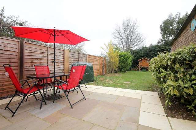  Image of 3 bedroom Semi-Detached house for sale in Windmill Road Hemel Hempstead Industrial Estate Hemel Hempstead HP2 at Windmill Road  Hemel Hempstead, HP2 4BX