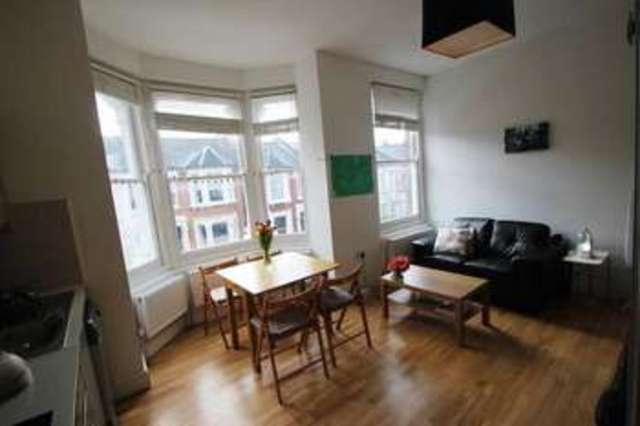  Image of 4 bedroom Maisonette to rent in Witherington Road London N5 at Highbury London Highbury, N5 1PN