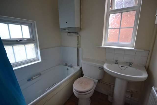  Image of Studio flat to rent in Wokingham Road Earley Reading RG6 at Wokingham Road  Reading, RG6 1JL