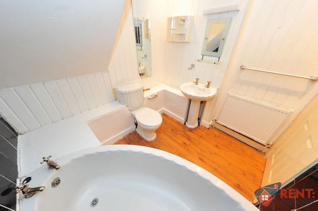  Image of 2 bedroom Flat to rent in Wolseley Gardens Newcastle upon Tyne NE2 at Wolseley Gardens Jesmond Heaton, NE2 1HR