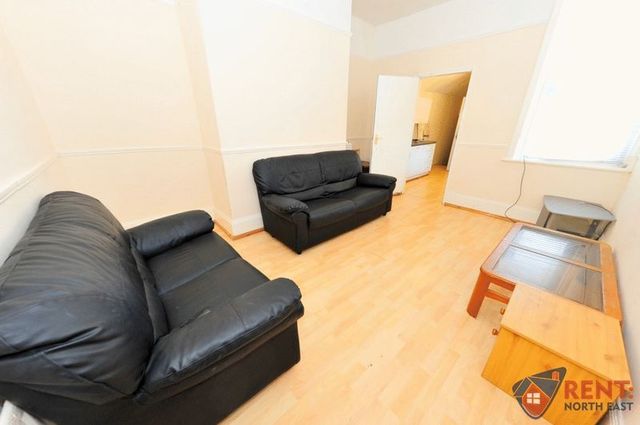  Image of 3 bedroom Flat to rent in Wolseley Gardens Newcastle upon Tyne NE2 at Wolseley Gardens Jesmond Heaton, NE2 1HR