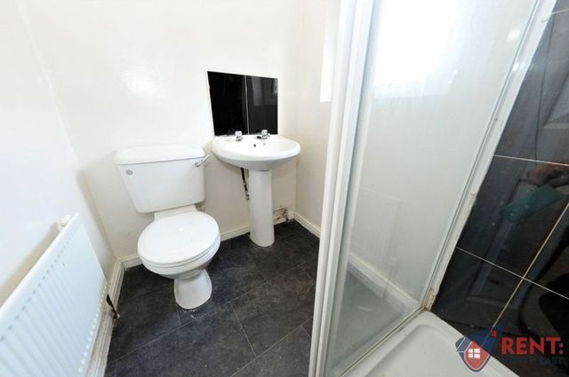  Image of 3 bedroom Flat to rent in Wolseley Gardens Newcastle upon Tyne NE2 at Wolseley Gardens Jesmond Heaton, NE2 1HR