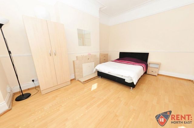  Image of 3 bedroom Flat to rent in Wolseley Gardens Newcastle upon Tyne NE2 at Wolseley Gardens Jesmond Heaton, NE2 1HR