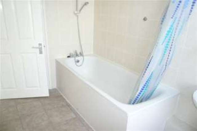  Image of 1 bedroom Flat to rent in Woodberry Grove London N4 at London, N4 1SN