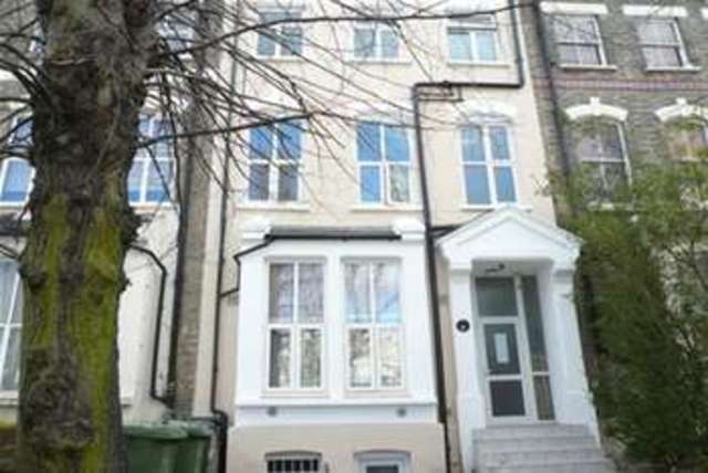  Image of 1 bedroom Flat to rent in Woodberry Grove London N4 at London, N4 1SN