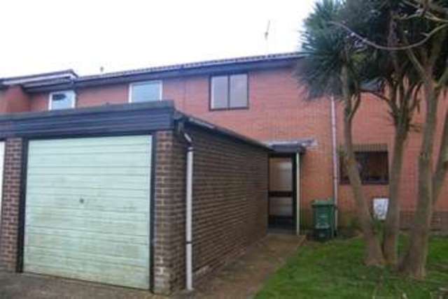  Image of 2 bedroom Detached house to rent in Woods Drive Apse Heath Sandown PO36 at Sandown, PO36 0LP
