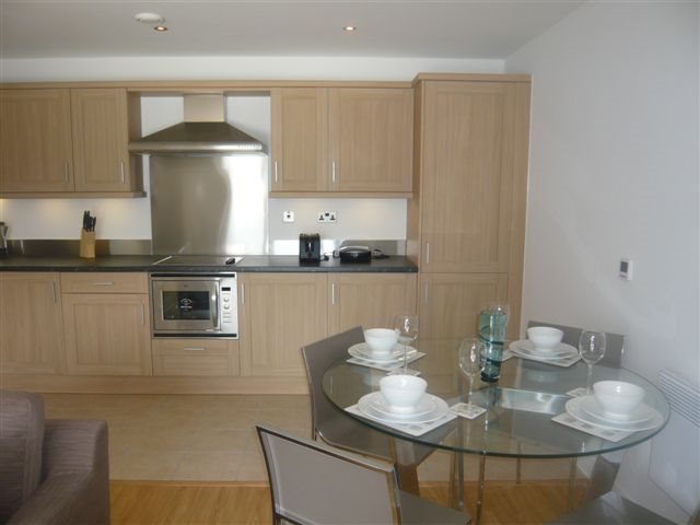  Image of 2 bedroom Flat to rent in Taylorson Street South Salford M5 at Salford Greater Manchester Salford, M5 3FN