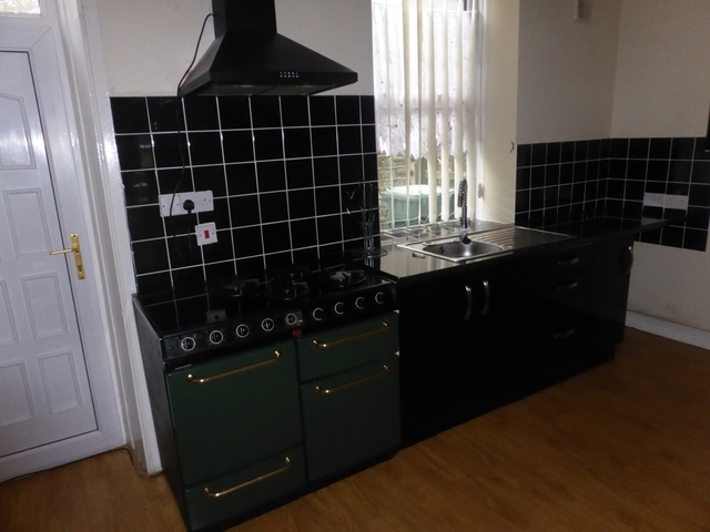  Image of 3 bedroom Terraced house to rent in Bromley Street Batley WF17 at Bromley Street  Batley, WF17 6LD