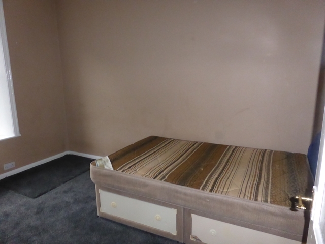  Image of 3 bedroom Terraced house to rent in Bromley Street Batley WF17 at Bromley Street  Batley, WF17 6LD