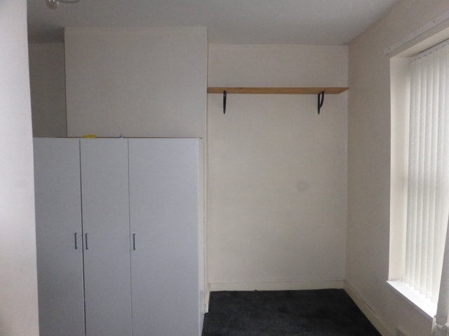  Image of 3 bedroom Terraced house to rent in Bromley Street Batley WF17 at Bromley Street  Batley, WF17 6LD